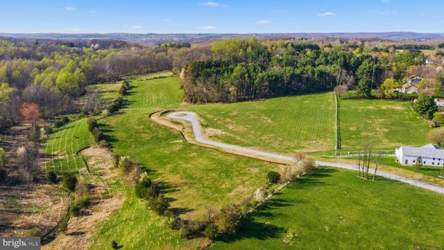 8 MALLARD DR, Westminster, MD 21158