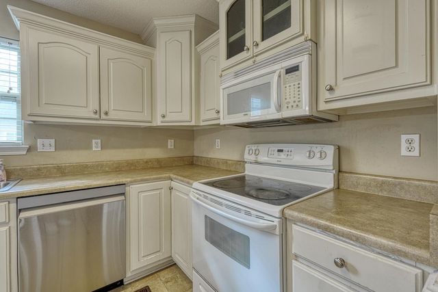 393 Split Oak Lane, Inman, SC 29349