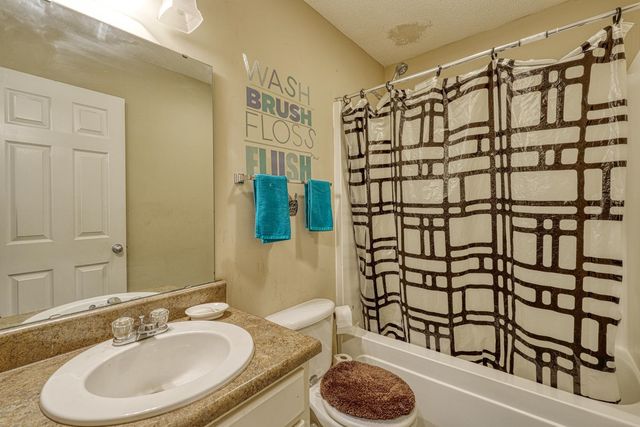 393 Split Oak Lane, Inman, SC 29349