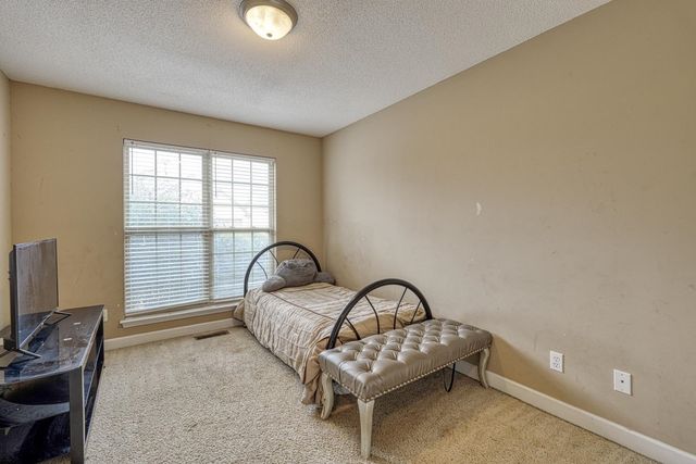 393 Split Oak Lane, Inman, SC 29349