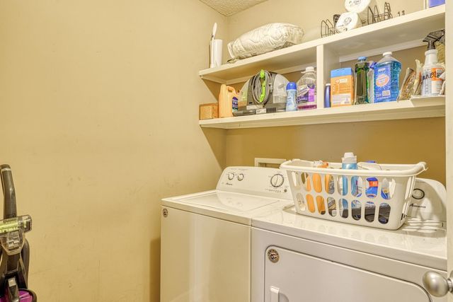 393 Split Oak Lane, Inman, SC 29349