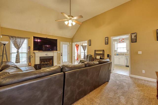 393 Split Oak Lane, Inman, SC 29349