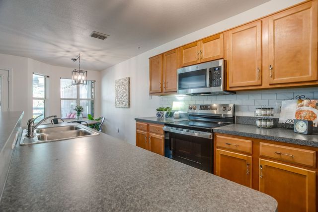 829 Village Point Lane, Fort Worth, TX 76108