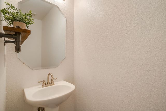 829 Village Point Lane, Fort Worth, TX 76108