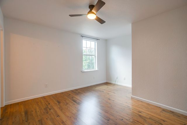 829 Village Point Lane, Fort Worth, TX 76108