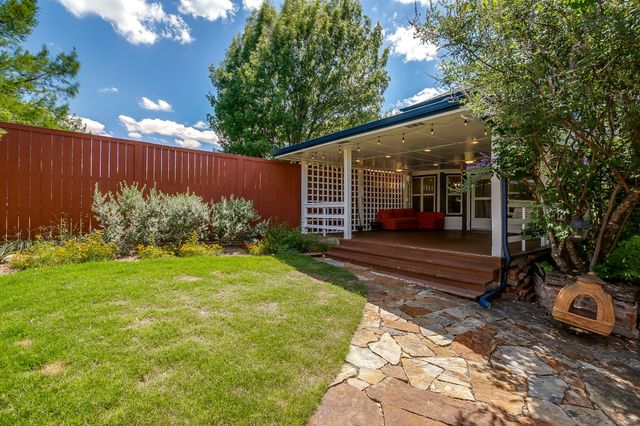 829 Village Point Lane, Fort Worth, TX 76108