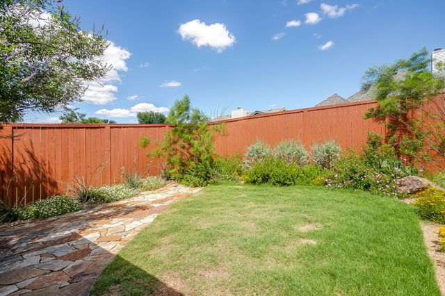 829 Village Point Lane, Fort Worth, TX 76108