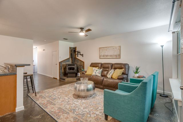 829 Village Point Lane, Fort Worth, TX 76108