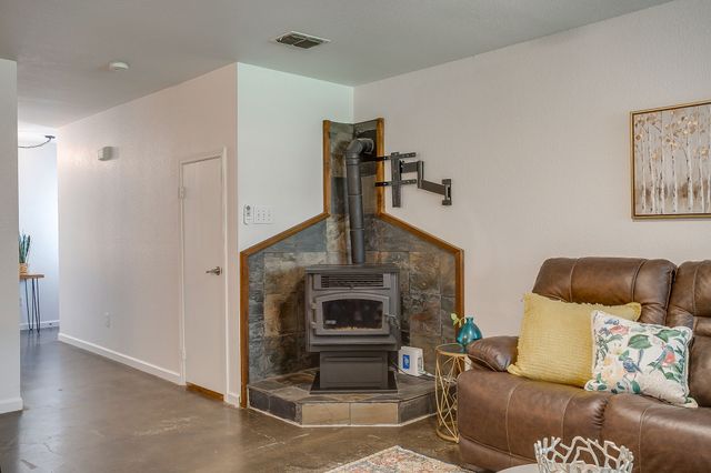 829 Village Point Lane, Fort Worth, TX 76108