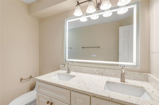 3858 KINGSTON OAKS COVE, Oviedo, FL 32765