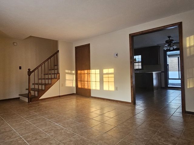 27 Summer St 27, Chelmsford, MA 01824