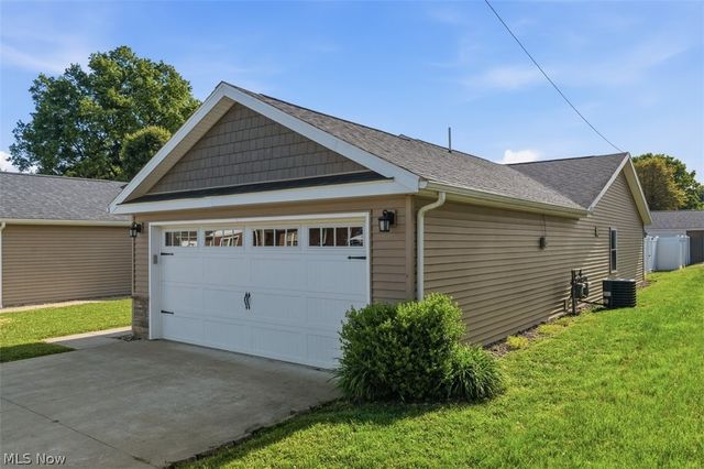 416A Elm Street, Belpre, OH 45714