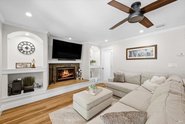 104 Westwood St, Vacaville, CA 95688