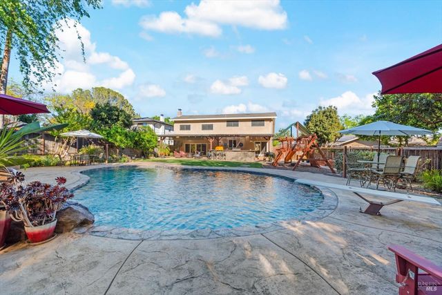 104 Westwood St, Vacaville, CA 95688