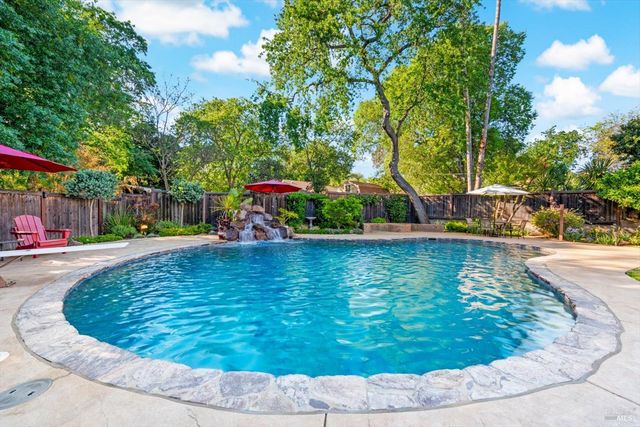 104 Westwood St, Vacaville, CA 95688