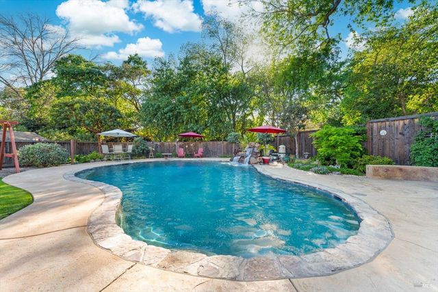 104 Westwood St, Vacaville, CA 95688