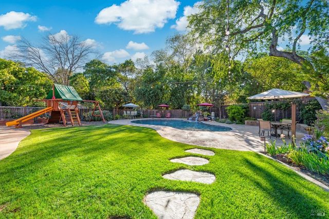 104 Westwood St, Vacaville, CA 95688