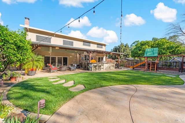 104 Westwood St, Vacaville, CA 95688