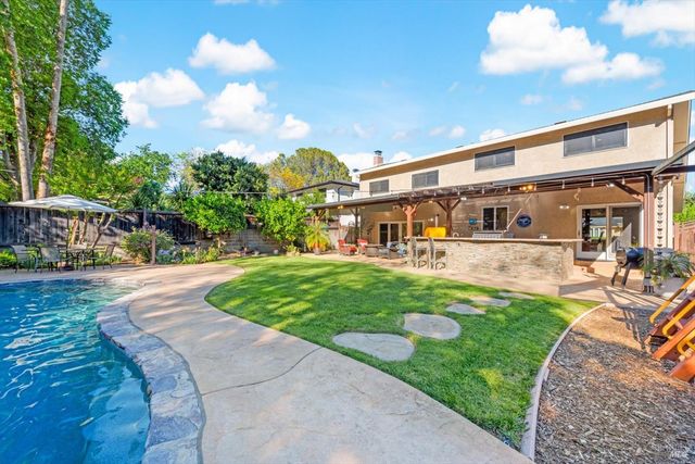 104 Westwood St, Vacaville, CA 95688