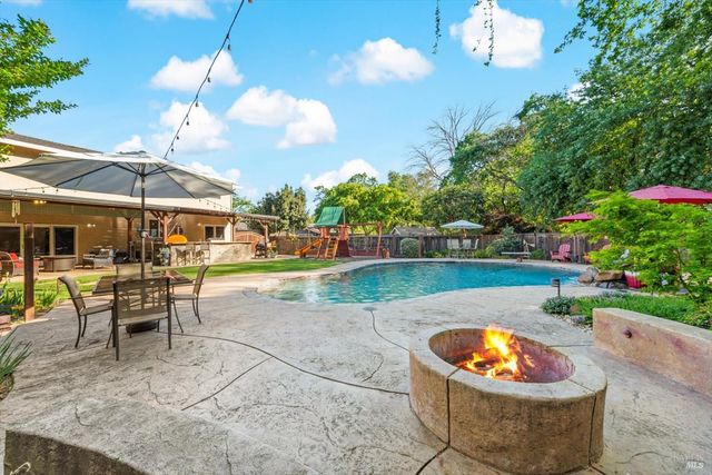 104 Westwood St, Vacaville, CA 95688