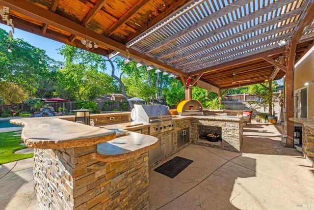 104 Westwood St, Vacaville, CA 95688