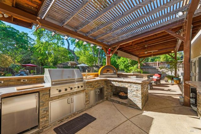 104 Westwood St, Vacaville, CA 95688