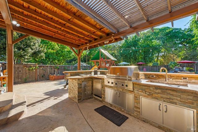 104 Westwood St, Vacaville, CA 95688