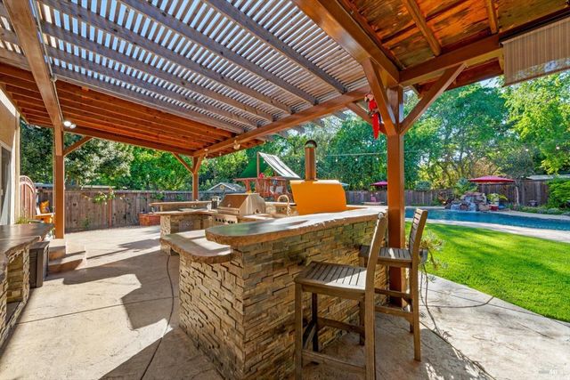 104 Westwood St, Vacaville, CA 95688