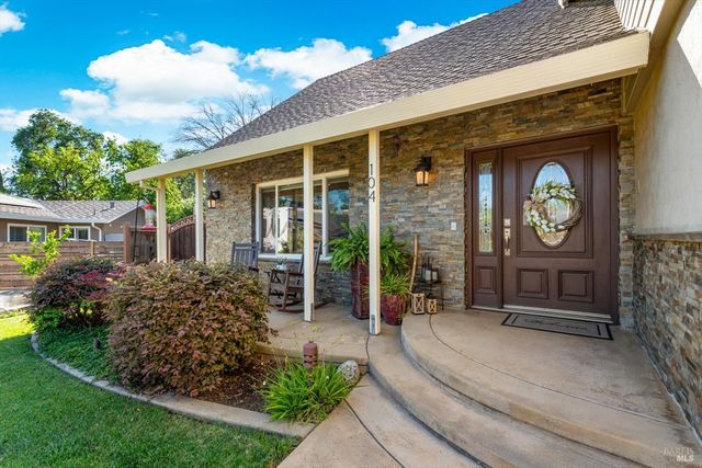 104 Westwood St, Vacaville, CA 95688
