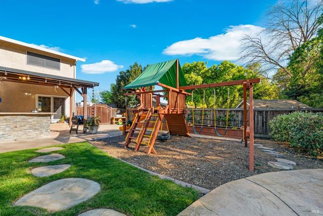 104 Westwood St, Vacaville, CA 95688