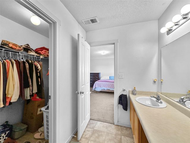 6772 Camino Rojo, Santa Fe, NM 87507
