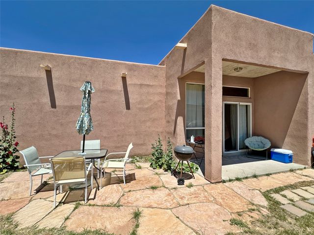 6772 Camino Rojo, Santa Fe, NM 87507