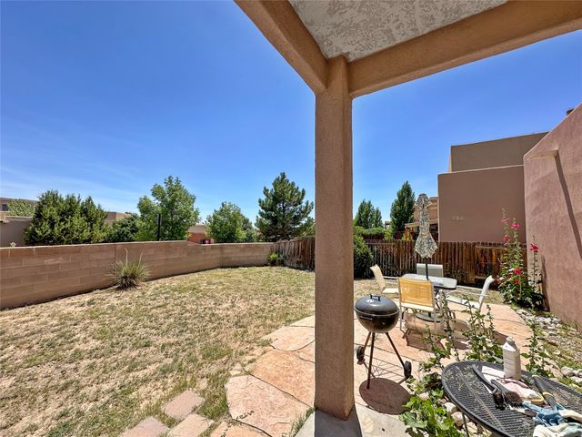6772 Camino Rojo, Santa Fe, NM 87507
