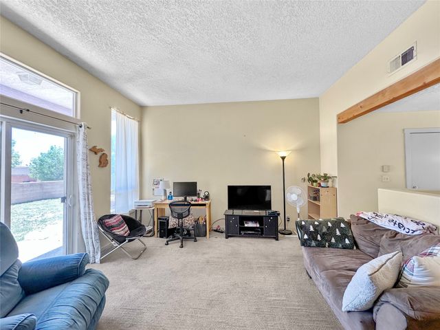 6772 Camino Rojo, Santa Fe, NM 87507