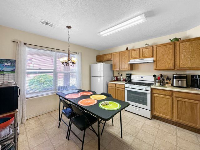 6772 Camino Rojo, Santa Fe, NM 87507