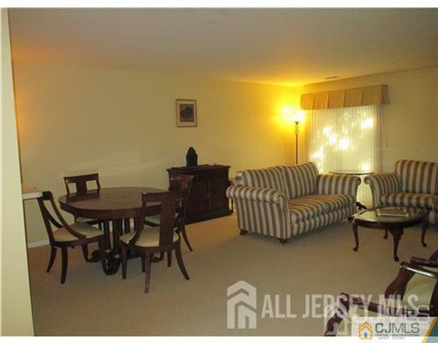 1406 Woodbridge Commons Way, Iselin, NJ 08830