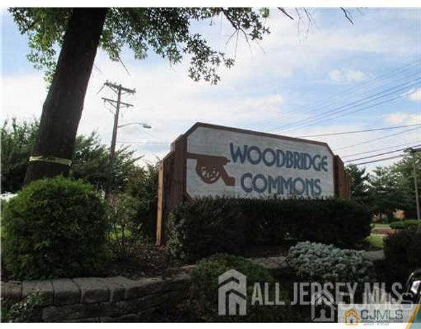 1406 Woodbridge Commons Way, Iselin, NJ 08830