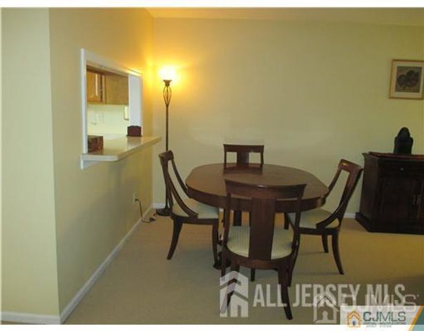 1406 Woodbridge Commons Way, Iselin, NJ 08830