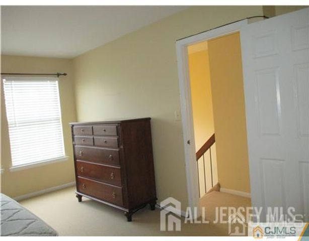 1406 Woodbridge Commons Way, Iselin, NJ 08830