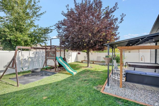 323 N CENTURY DR, Ogden, UT 84404
