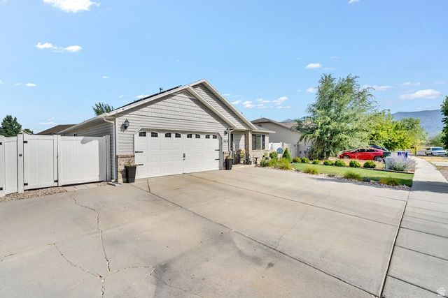 323 N CENTURY DR, Ogden, UT 84404