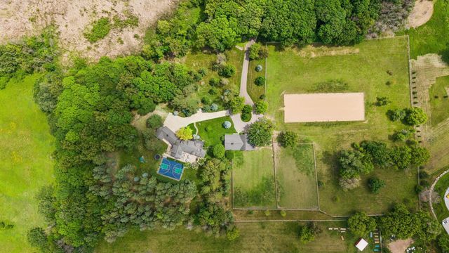 355 Stubbs Bay Road N, Orono, MN 55356