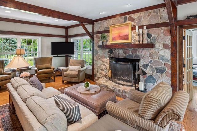 355 Stubbs Bay Road N, Orono, MN 55356