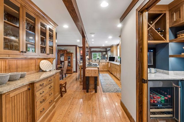 355 Stubbs Bay Road N, Orono, MN 55356