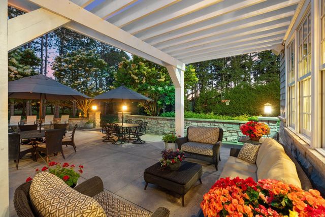355 Stubbs Bay Road N, Orono, MN 55356
