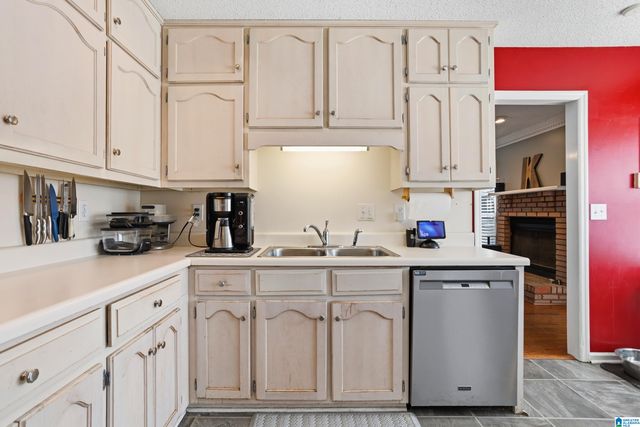 201 CLOVERLEAF CIRCLE, Helena, AL 35080