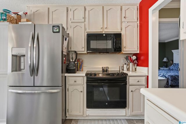 201 CLOVERLEAF CIRCLE, Helena, AL 35080