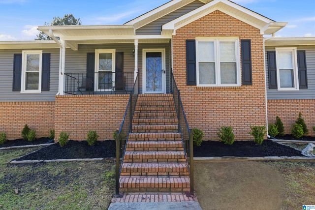 201 CLOVERLEAF CIRCLE, Helena, AL 35080