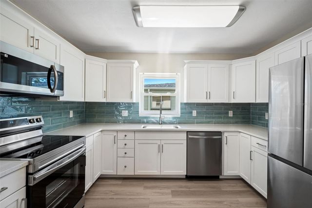 662 VILLAGRANDE AVENUE S, St Petersburg, FL 33707