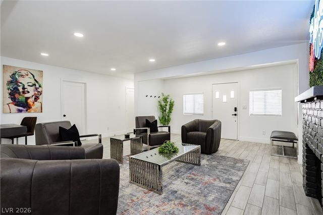 1913 Birch Street, Las Vegas, NV 89102